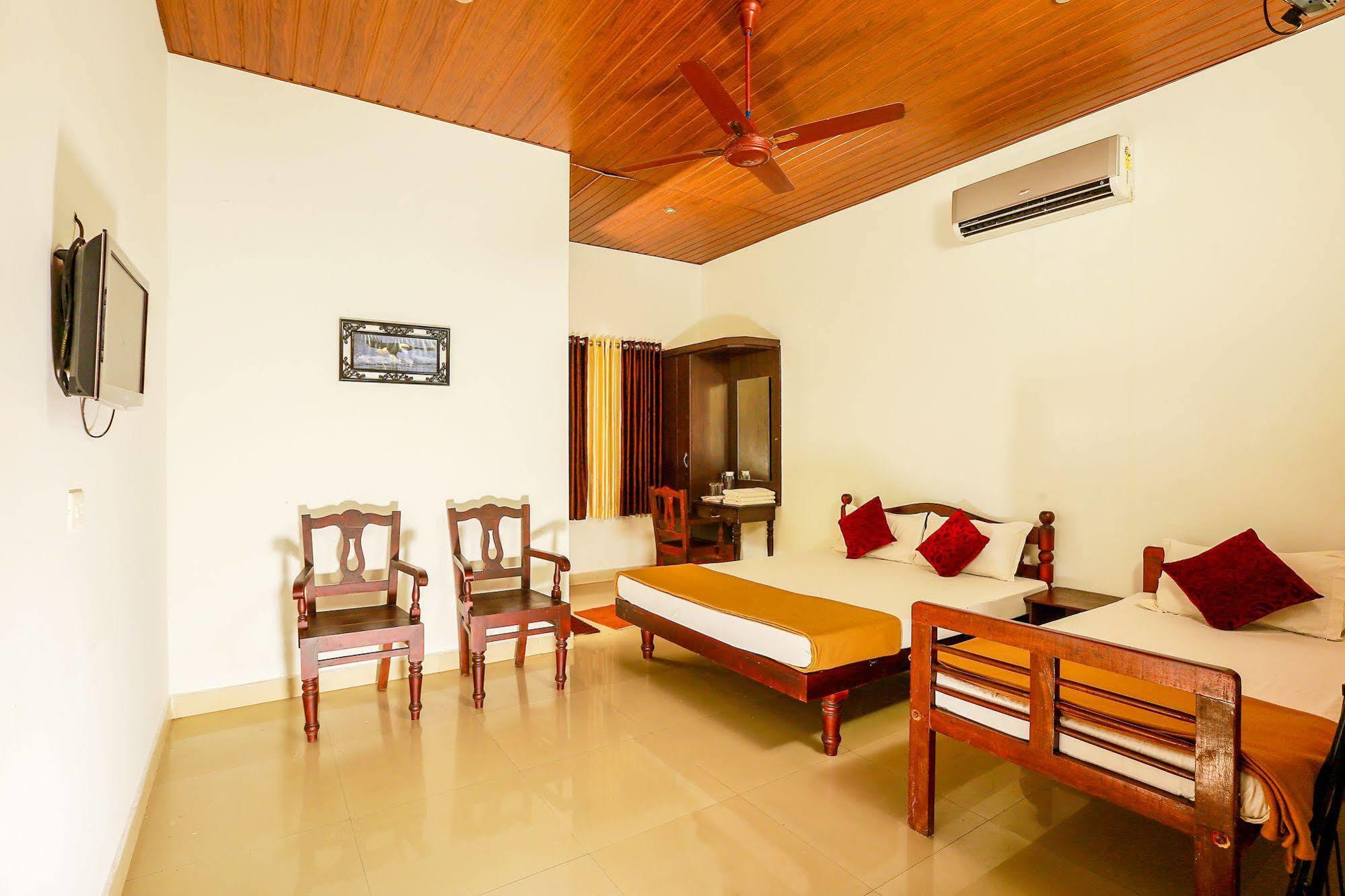 Baywatch Beach Resort Alappuzha Kültér fotó